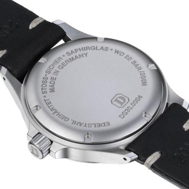 Damasko Swiss DS30 Automatic Watch with a 39mm Bead-Blasted Submarine Steel Case