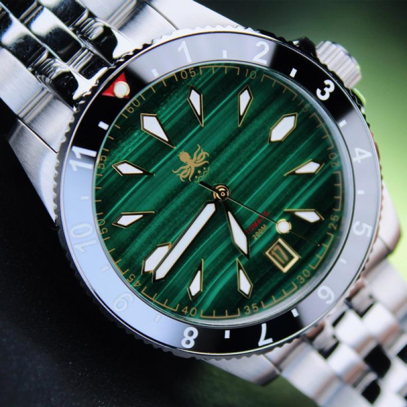 Phoibos Voyager Automatic Dive Watch with Malachite Green Dial